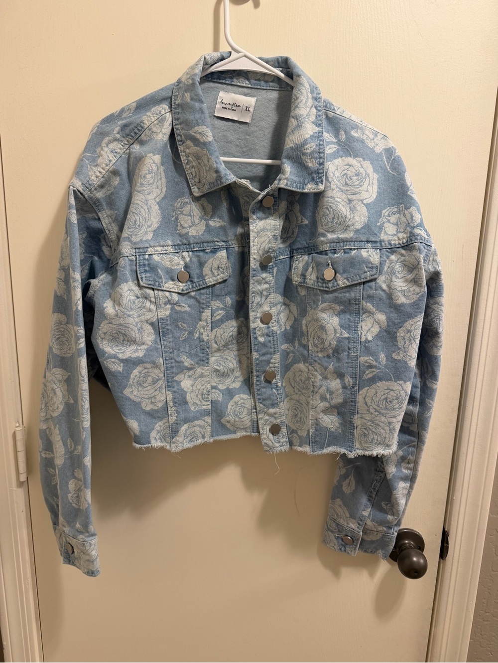 Love fire Light Blue Floral Cropped Denim Jacket